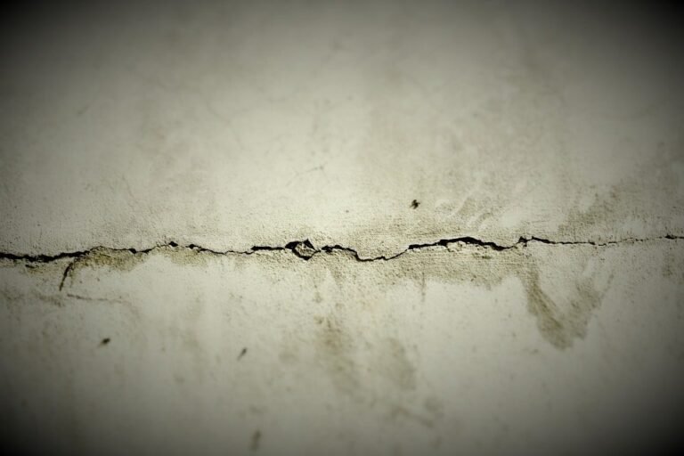 Horizontal Cracking Types Of Cracks In Walls And How to Fix It?